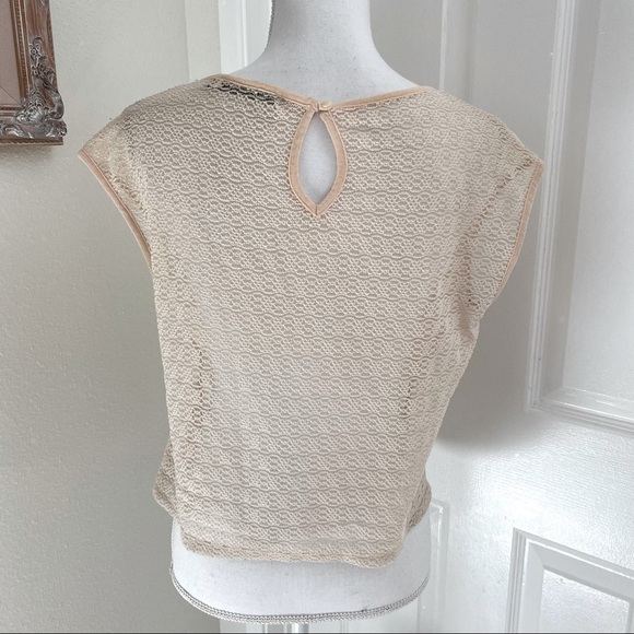 Chloe K Sleeveless Cream Lace Crop Top Sz Med - Picture 3 of 5